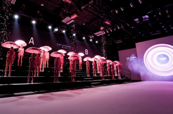 2022春夏中国国际时装周“抖in新风潮日”系列活动五大品牌营销亮点不容错过