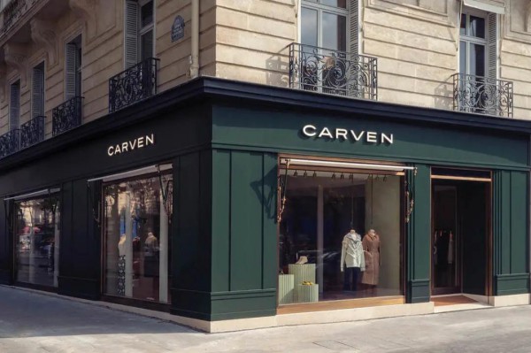 Bottega Veneta发布2021秋冬系列；巴黎时装周回归线下时装秀