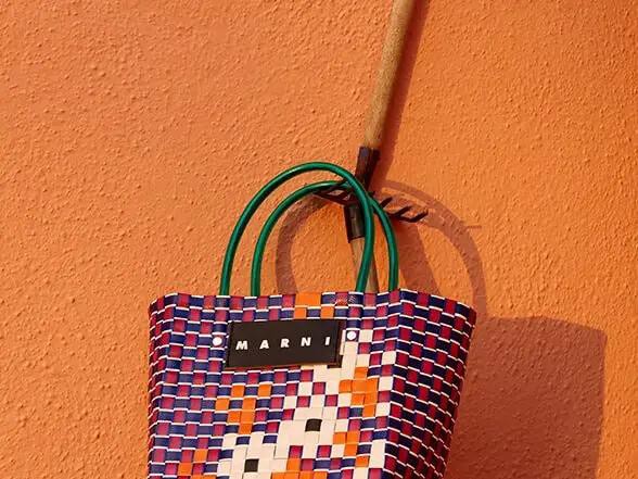 Bottega Veneta发布2021秋冬系列；巴黎时装周回归线下时装秀