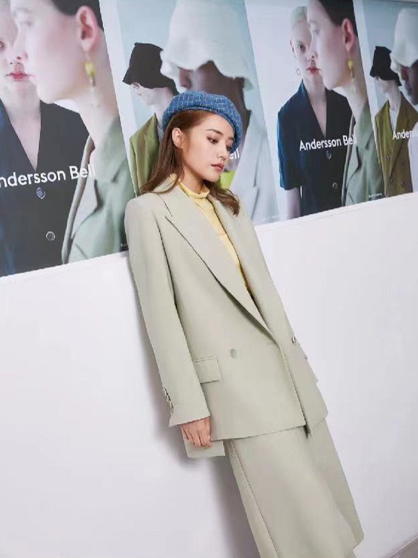 适合90后女生的秋冬服装有哪些怎么穿知性浪漫有气质