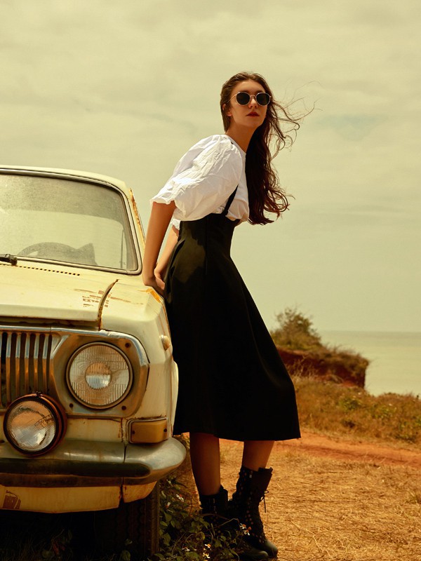 白色棉麻裙子要怎么搭配?棉麻裙子好穿吗