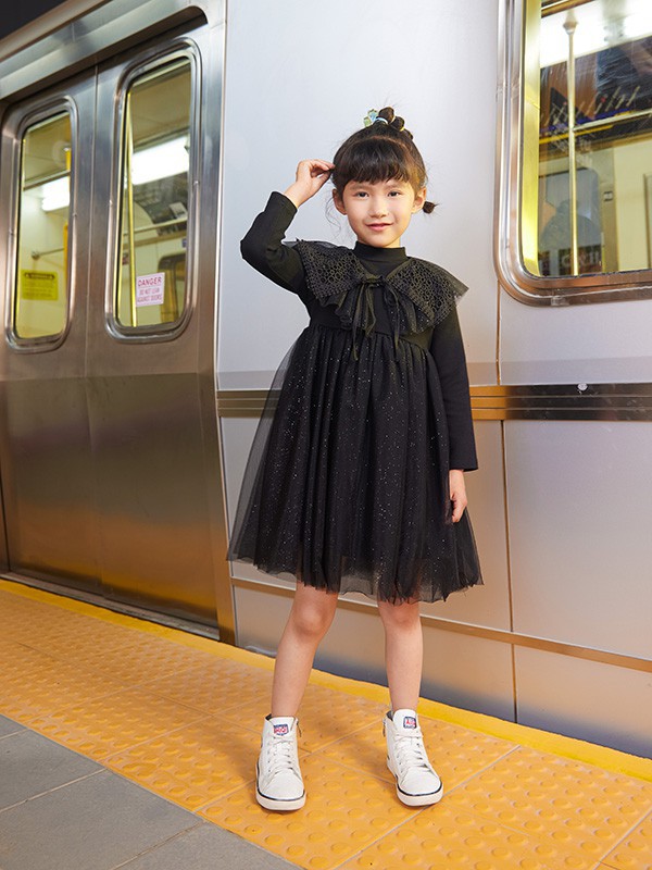 3-4岁的小女生冬天适合穿什么样的纱裙呢  怎么搭配更好看