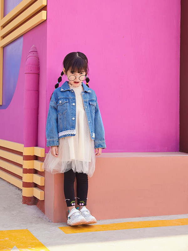 3-4岁的小女生冬天适合穿什么样的纱裙呢  怎么搭配更好看