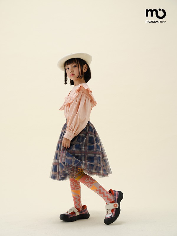 5岁小女孩秋天半身裙怎么搭配好看?粉色公主裙搭配什么上衣?