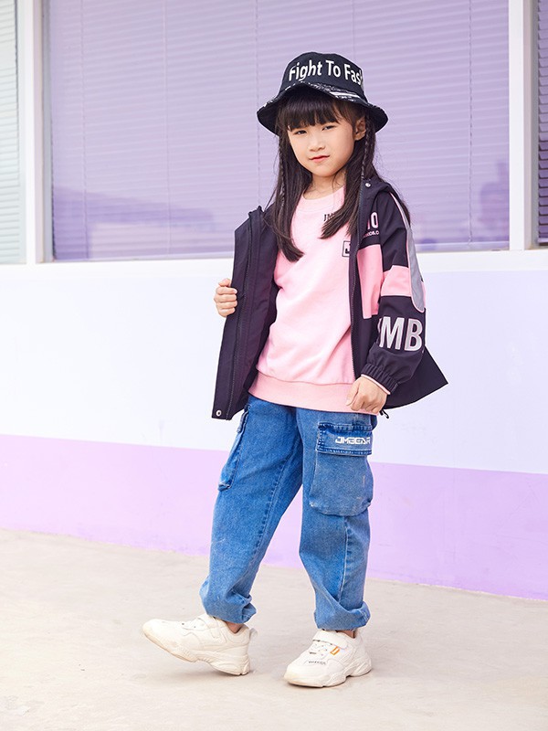 粉色外套里面要怎么穿?小女孩粉色单品怎么搭配才好看