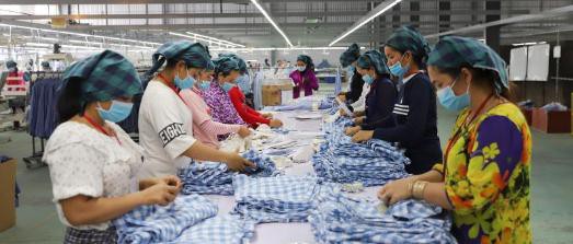 今年1-7月我国服装行业运行情况