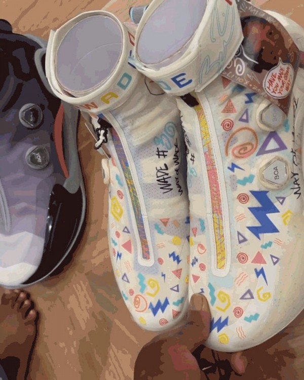 韦德晒出三款不同配色韦德之道 9 ,你喜欢哪双?