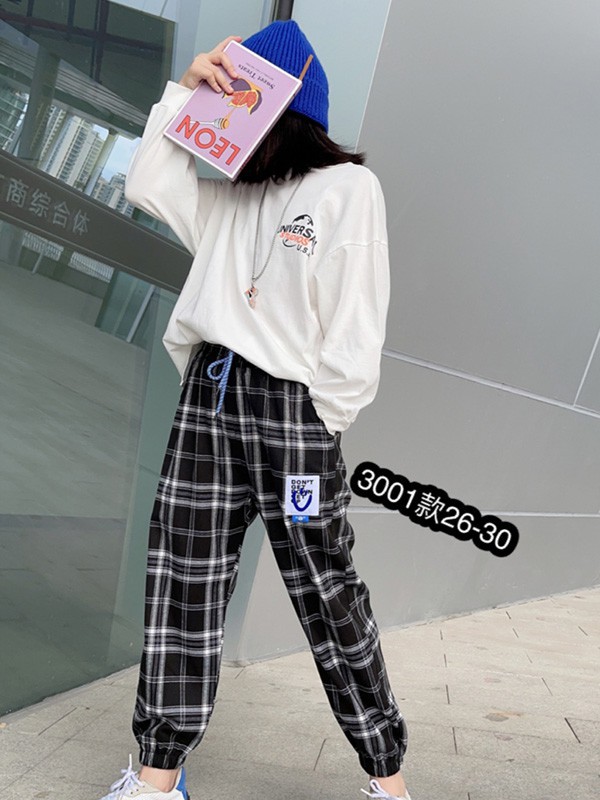 8-10岁的女生秋冬服装如何搭配 这三套轻松打造个性温柔气质