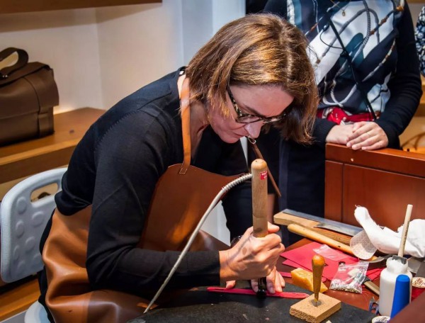 爱马仕开培训学校了?毕业后还将有机会在旗下19家皮具工坊工作