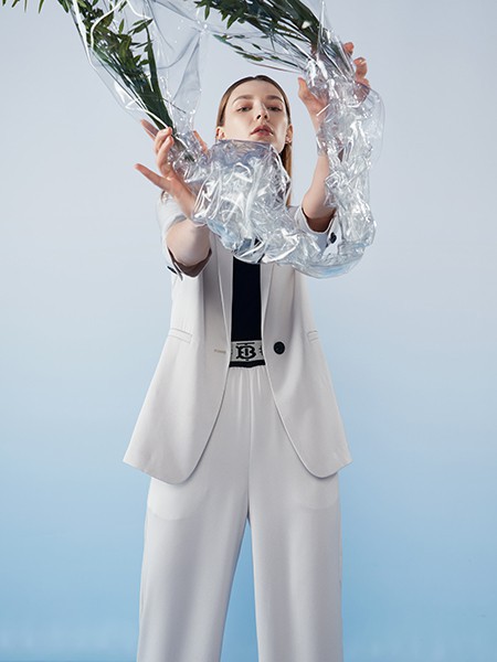 衣服想要越穿越高级 西装的这几款搭配必须安排