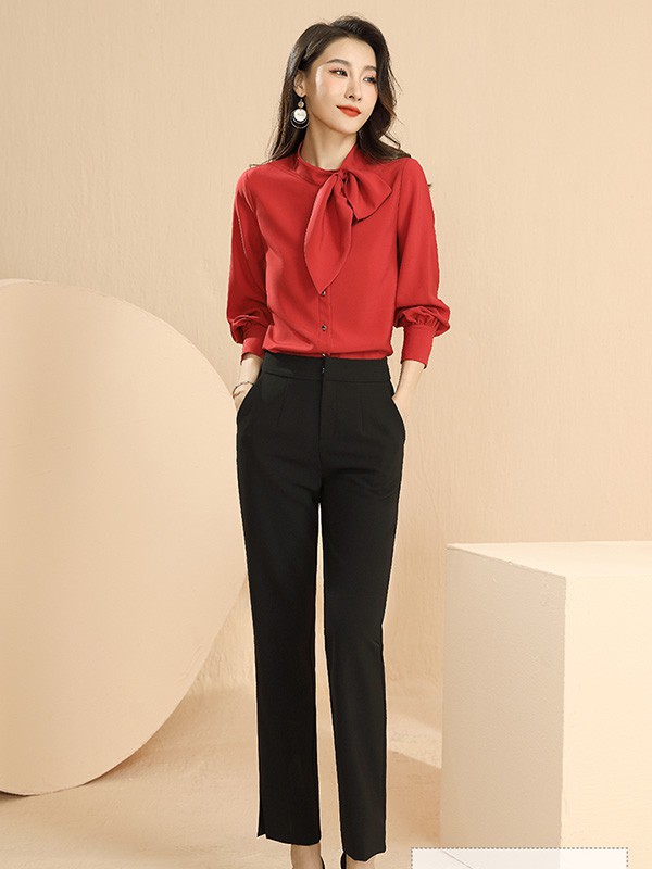 这才是职场白衬衫的正确穿法!酒红色上衣搭配什么裤子好看