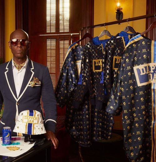 百事可乐要出联名拉!与Dapper Dan设计师出橄榄球系列联名!