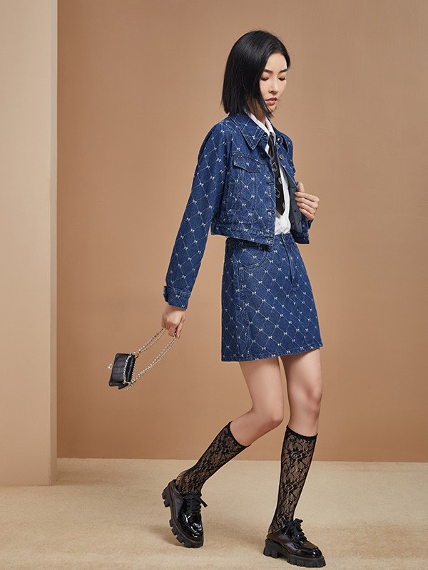 打造邻家妹妹的少女风 这几款单品要利用起来