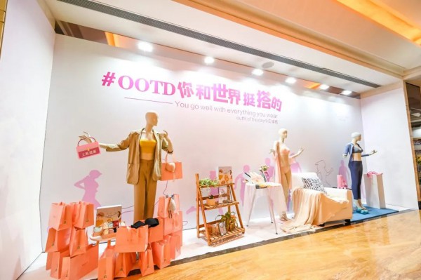 2022梧桐本色春夏新品发布会“梧桐崛起须壮志·凤凰涅槃显本色”圆满成功