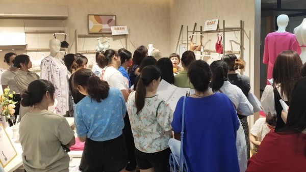 2022梧桐本色春夏新品发布会“梧桐崛起须壮志·凤凰涅槃显本色”圆满成功