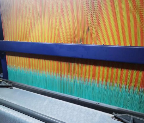 入局百亿市场|这对80后夫妻一年竟能卖出300万米汉服布料