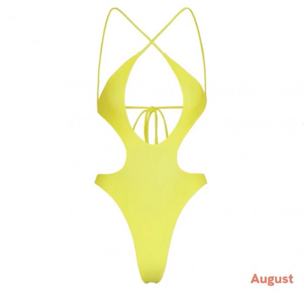 卡戴珊家族金小妹kylie jenner进军服装市场!个人泳衣品牌准备发售!