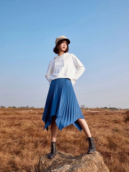 过了35岁穿什么衣服好看 这几款秋冬单品让你穿出高级感