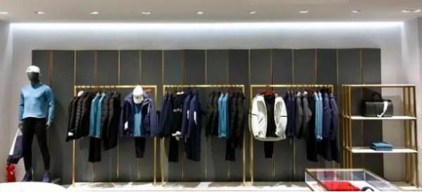 高端国货之路从何而来 劲霸男装长城秀刷屏