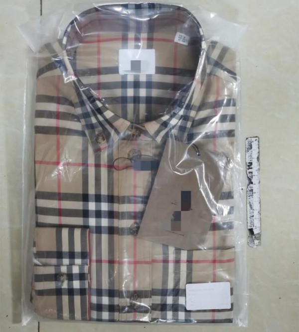 便宜进货,包装之后高价卖出!所谓的大牌都是假的!