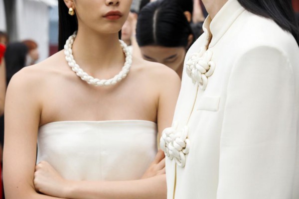 ZHOU MI 2022年春夏新品发布会闪耀中国国际时装周