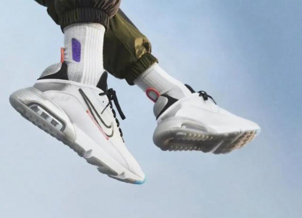 VALENTINO将推出「已接种疫苗」连帽衫,Lil Nas X与Jean Paul Gaultier联名