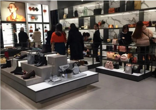 被央视点名!又一行业被曝光9成都是假货 消费者却自愿被割韭菜