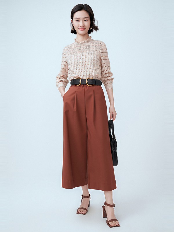 销售见客户要怎么穿?干练的职场穿搭指南