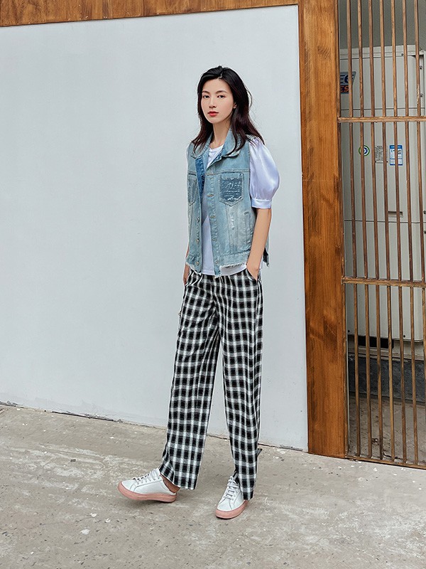 卫衣搭配半身裙好看吗?格子长裤搭配什么衣服好看