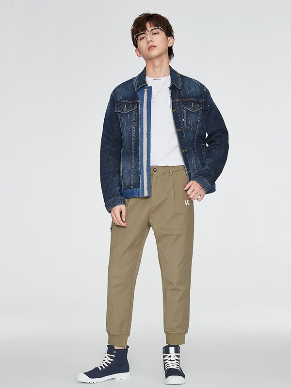 工装裤搭配衬衫好看吗?黑色风衣搭配什么裤子