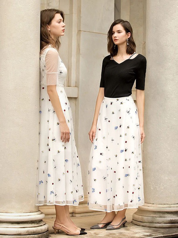 鲜明红色单品怎么穿更出众?半身裙搭配什么上衣好看