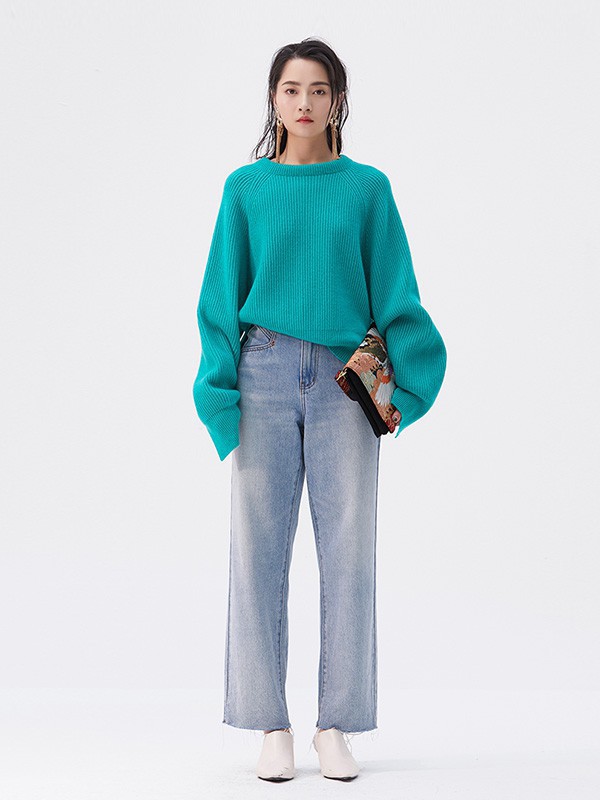 出门拍照穿什么更上镜?卫衣搭配小短裙超级辣妹