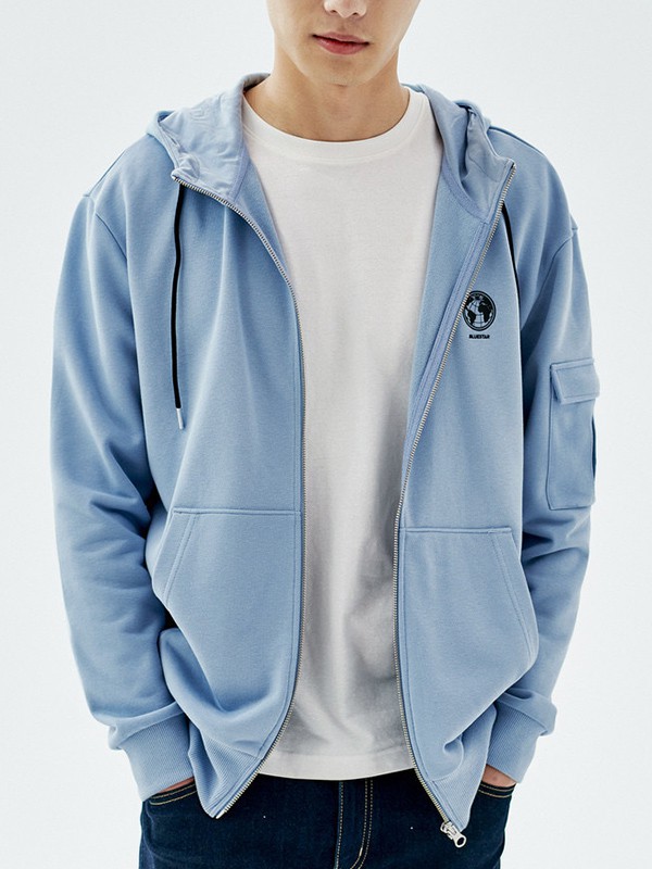 蓝色卫衣搭配什么裤子好看?男生秋季换季要怎么穿?