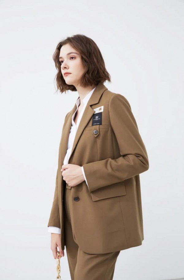 LEEIROSEY 丽芮 | 西装:穿出职场时尚经典