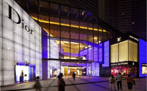 服装店用什么灯光好看 选择的位置