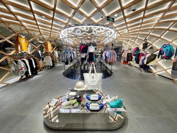 英媒报道:国产运动品牌在华跑赢国外品牌