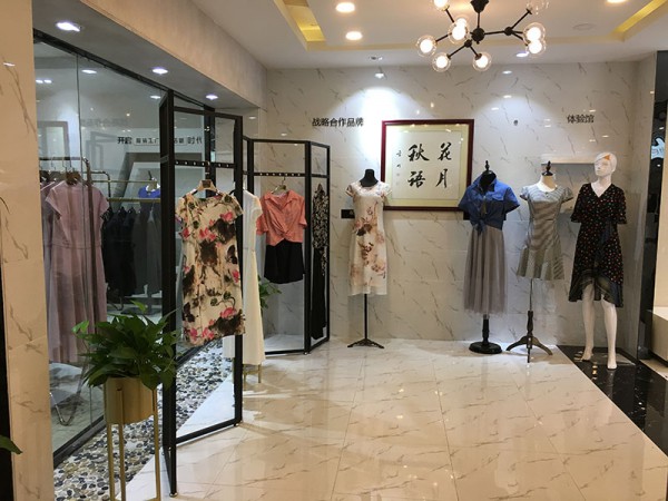 女装店加盟好还是自己进货好?自己进货有哪些工作要做