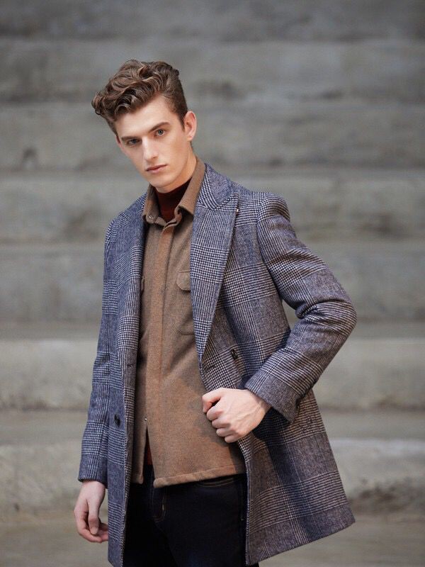 公司年会男生要穿西装吗?公司年会表演主持要穿什么衣服?