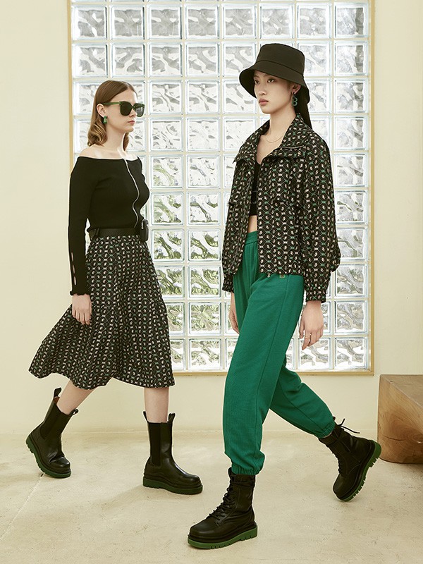 秋冬季节裤子不知道怎么选?这3条百搭款,时髦还显瘦