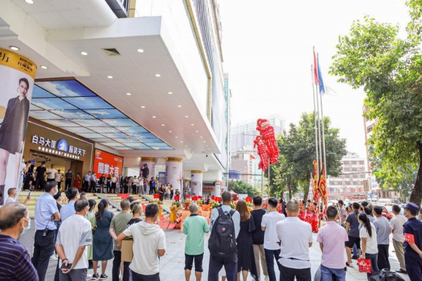 服饰零售消费情况明显回暖，批发市场又如何？