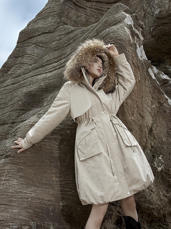 为什么你选的羽绒服款式很老气?迪笛欧女装轻松演绎时尚新高度!