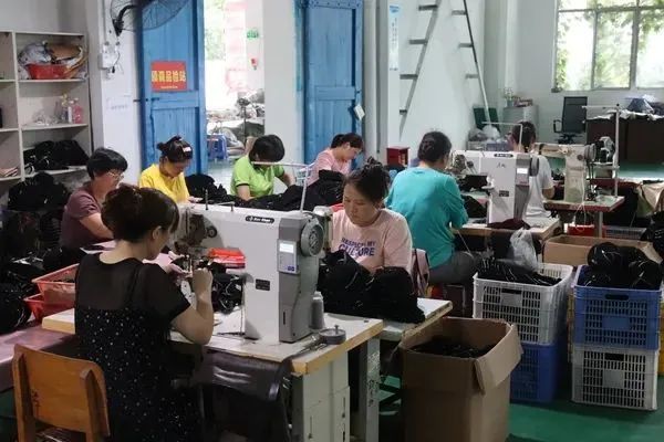 巴西制鞋业创造4万个就业岗位