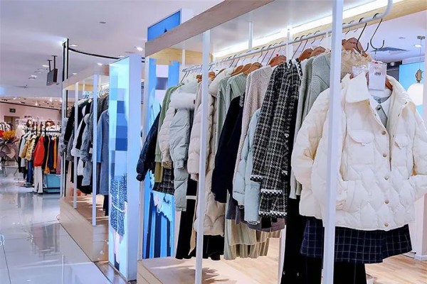 新国标实施首年,羽绒服售卖迎来新高峰期