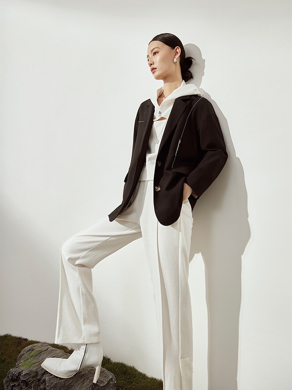 外套里面搭?这四款内搭让你时髦一整个秋冬,显瘦又高级!!