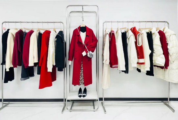 速映SUYING | 冬季服装这样陈列,简单又高级