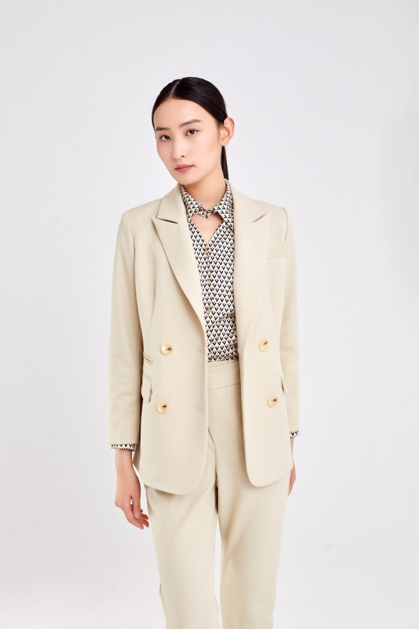 卡蔓 | 不止于职场,个性西装造型穿出酷飒感!