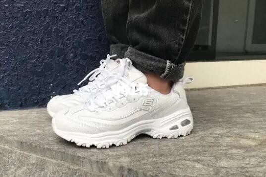 斯凯奇 - SKECHERS