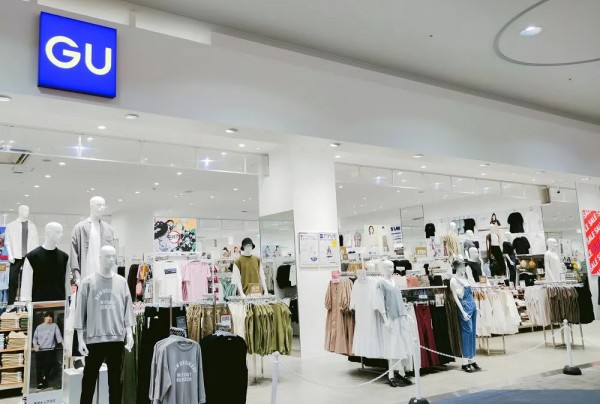 外国人在日本购买GU时出示护照即可打折