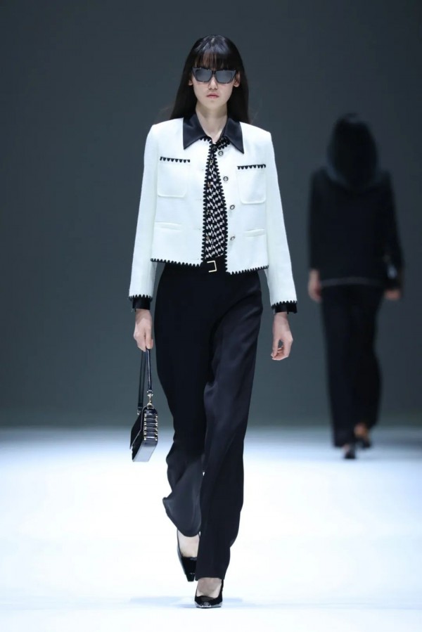 EITIE  2023巴黎系列春夏新品发布秀