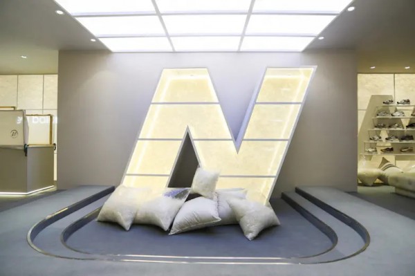 New Balance 三里屯呈现冬日质造Pop-up店铺